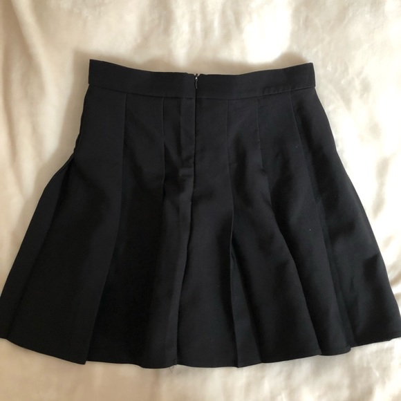 SHEIN black mini tennis skirt - Picture 2 of 3